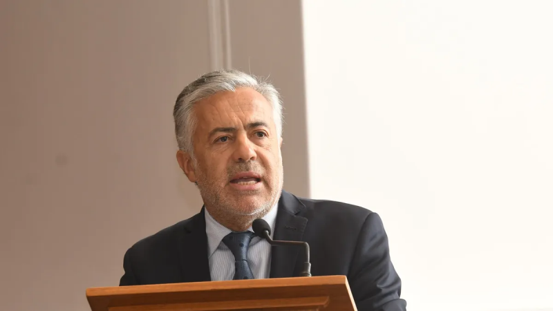 Alfredo Cornejo celebró la subasta de la mansión del exintendente Luis Lobos